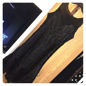 The perfect simple black dress!